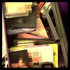 Make-up De-stash